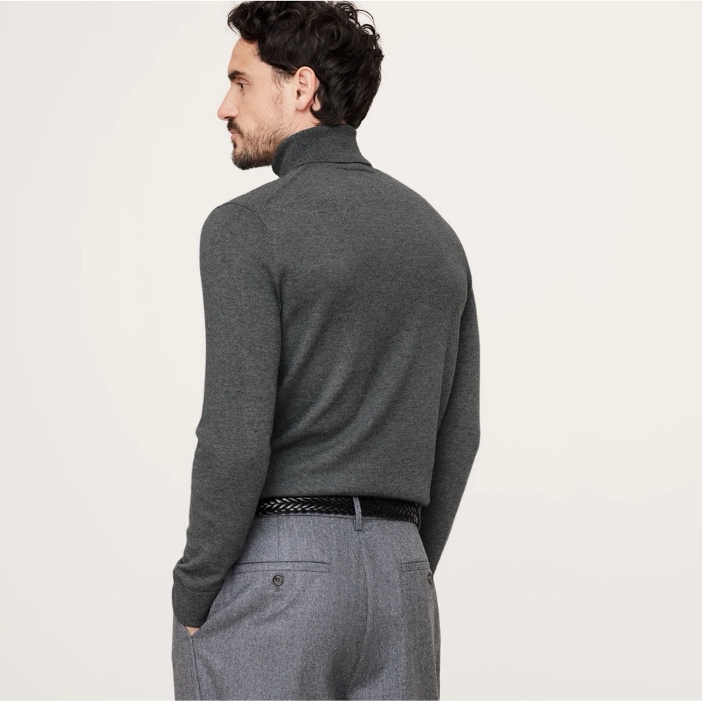 Banana Republic Italian Merino Wool Turtleneck